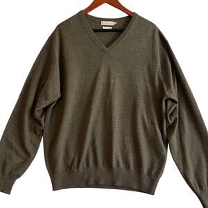 Peter Millar Merino Wool V-Neck Sweater Men’s Large Olive Green Relaxed Fit Luxe